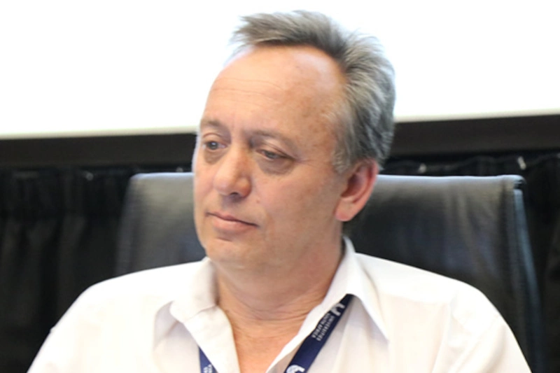 Dr Henri Jacobs